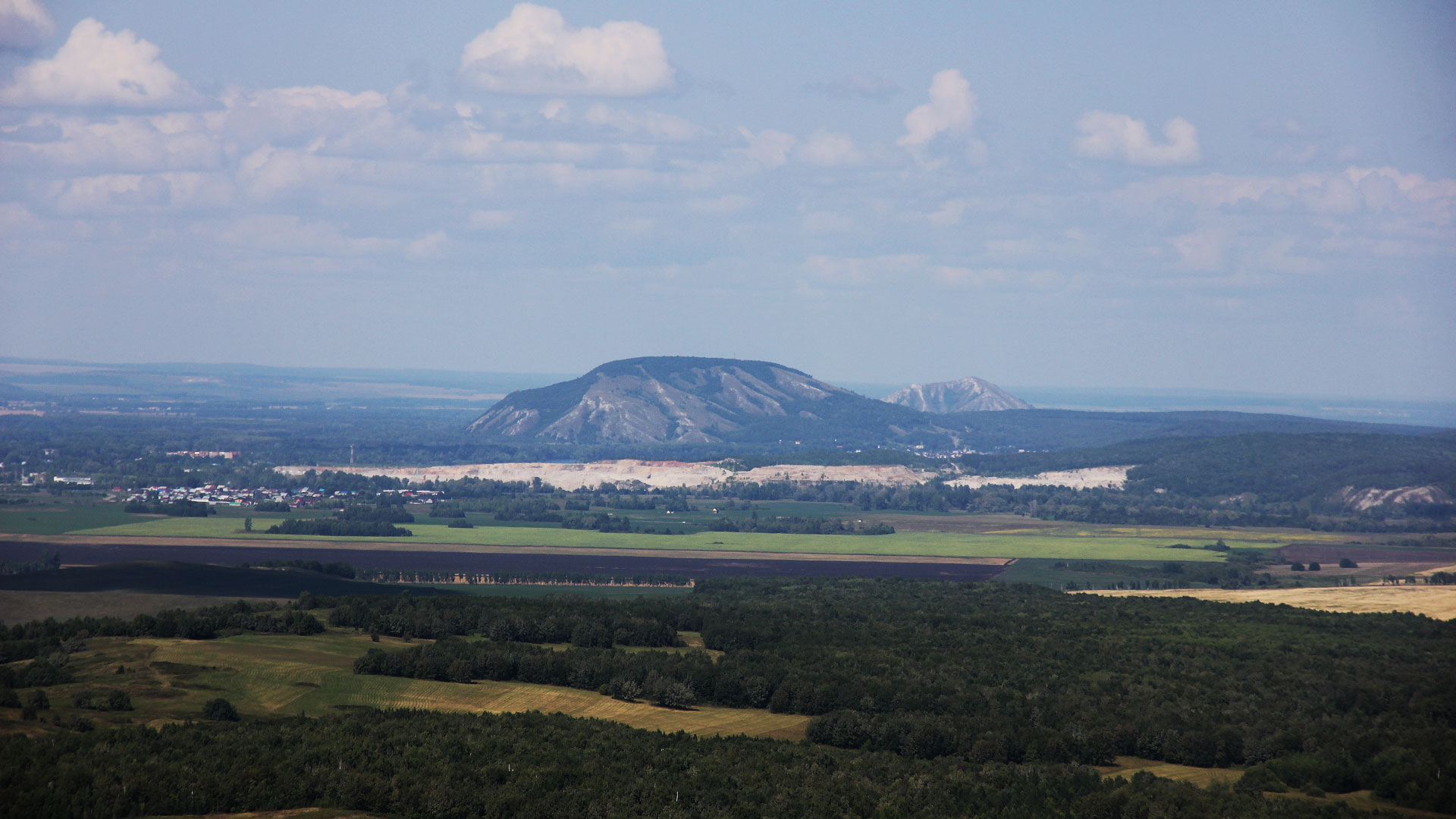 Kushtau and Yuraktau Shikhan mountains